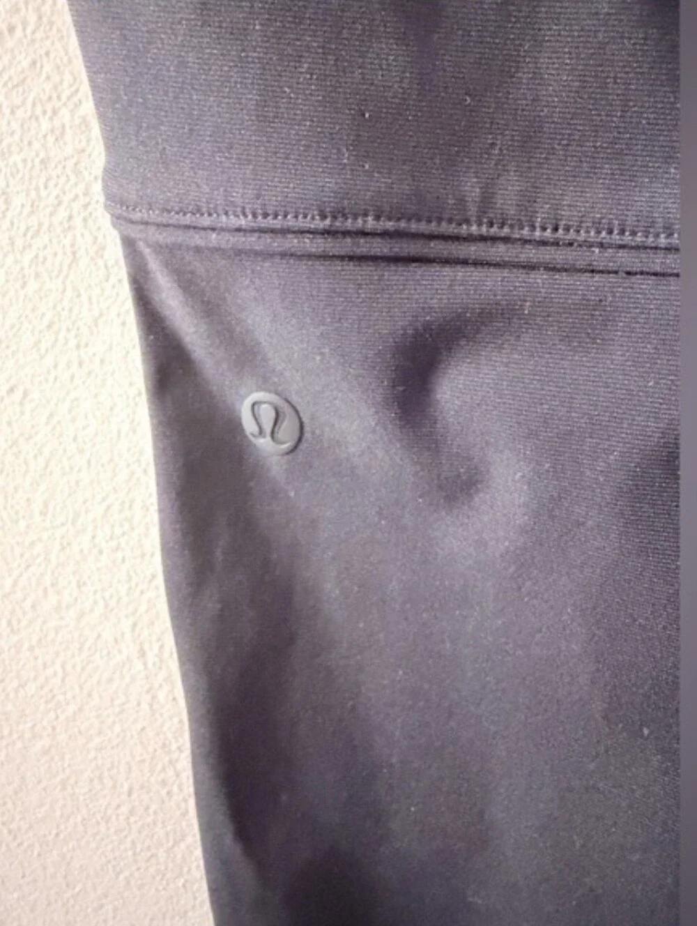LULULEMON Relaxed Fit HR Pleated Essential Trousers Black Pants Size: 8